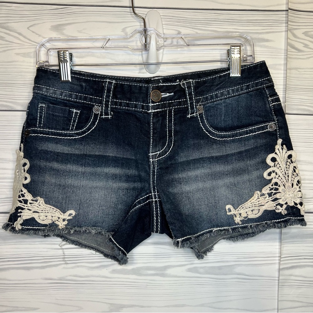 Size 1/2 reg  Maurices jean shorts